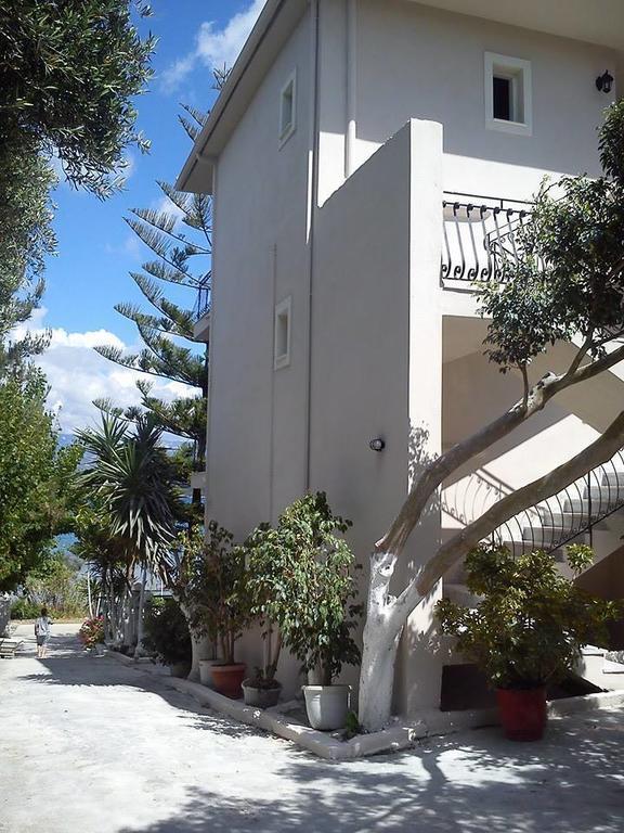 Sea Breeze Apartments Lixouri Exterior foto