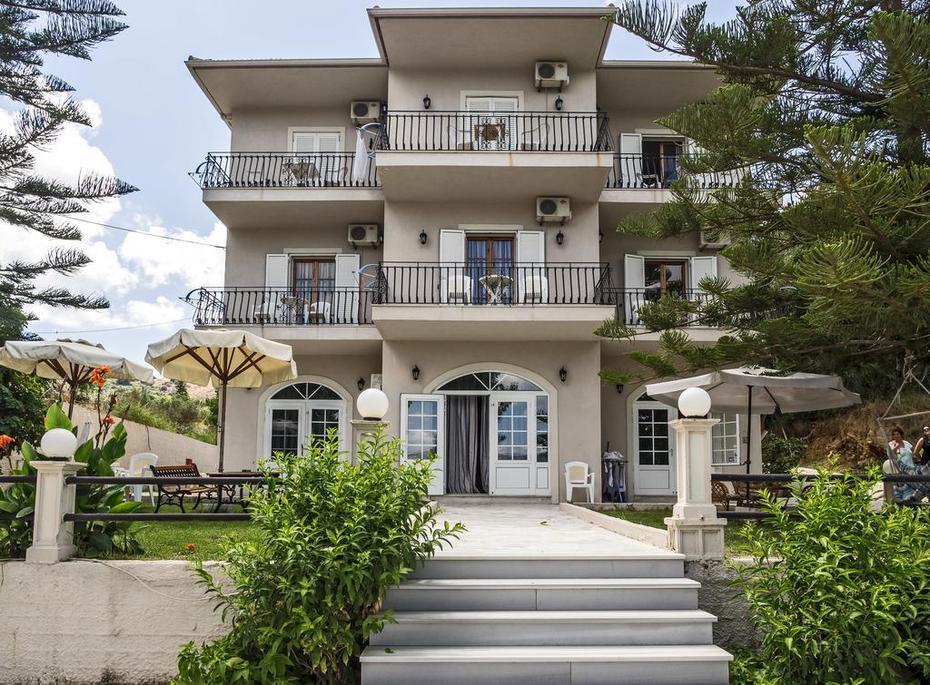 Sea Breeze Apartments Lixouri Exterior foto